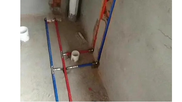 安裝薄壁不銹鋼管雙卡壓管件該注意什么？